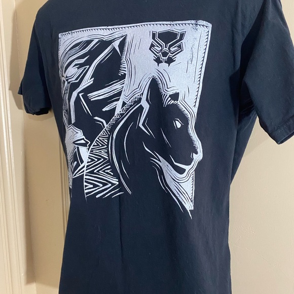 Marvel Blank Panther Graphic T-Shirt Size Large - Picture 2 of 4